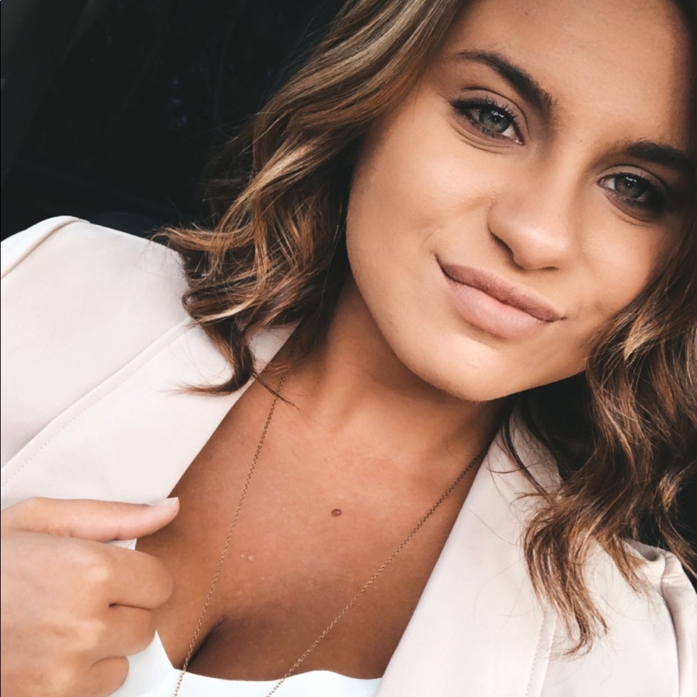 Meet your Posher, Madison